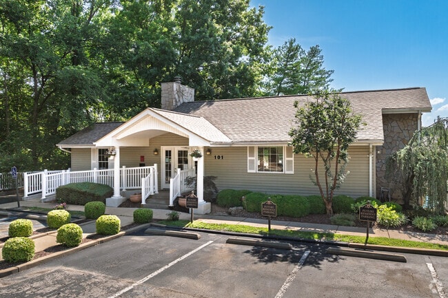Leasing Office - Forest Woods