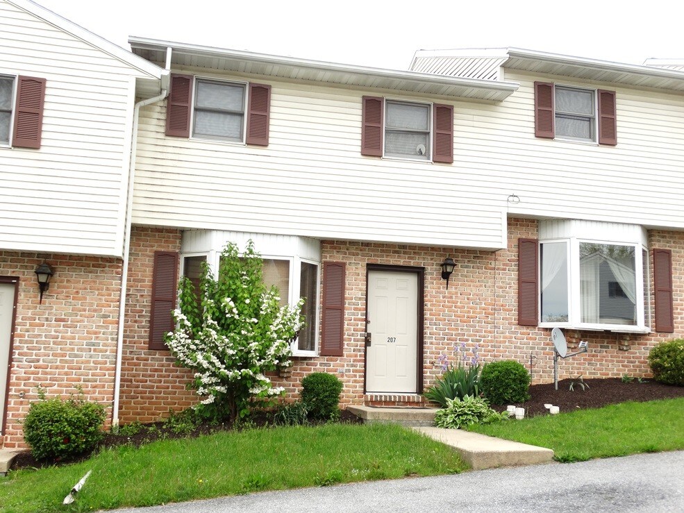 Primary Photo - 207 Riverview Dr