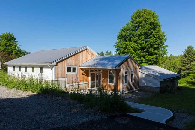 Building Photo - 241 Knights Pond Rd
