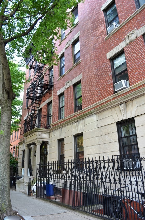 Primary Photo - 419 16th St