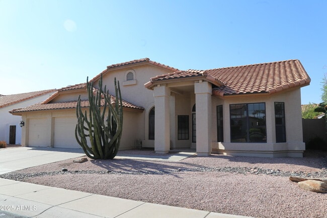 Building Photo - 827 W Harbor Dr