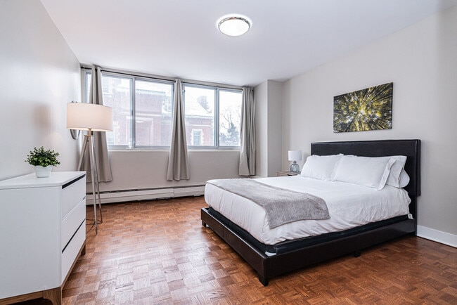 Building Photo - 1272 Rue Redpath-Crescent