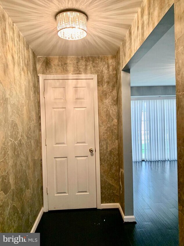 Foto principal - 122 Fort Evans Rd SE