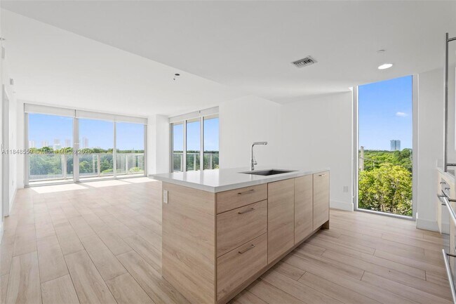 Building Photo - 16385 Biscayne Blvd