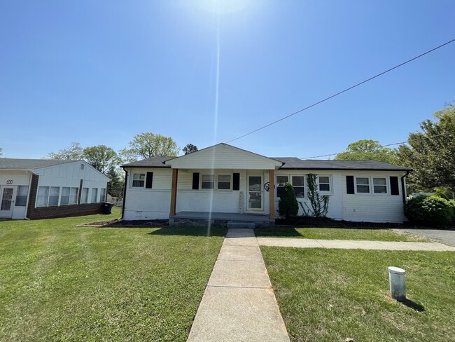 Building Photo - 624 Amelon Rd