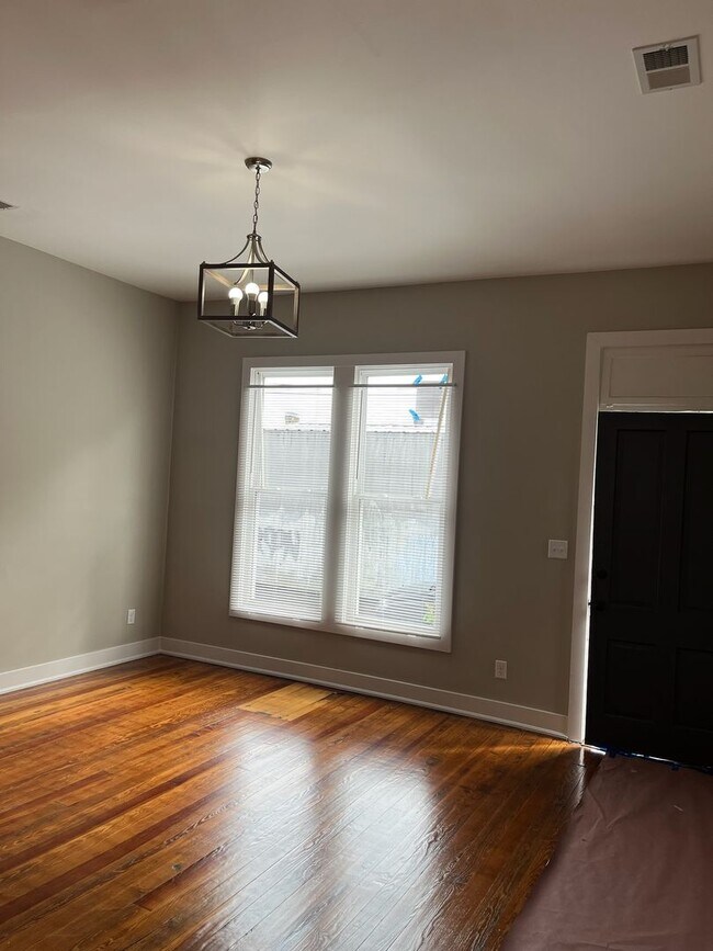 Foto del edificio - Beautifully Renovated 2-bedroom Home in Shelby Park!