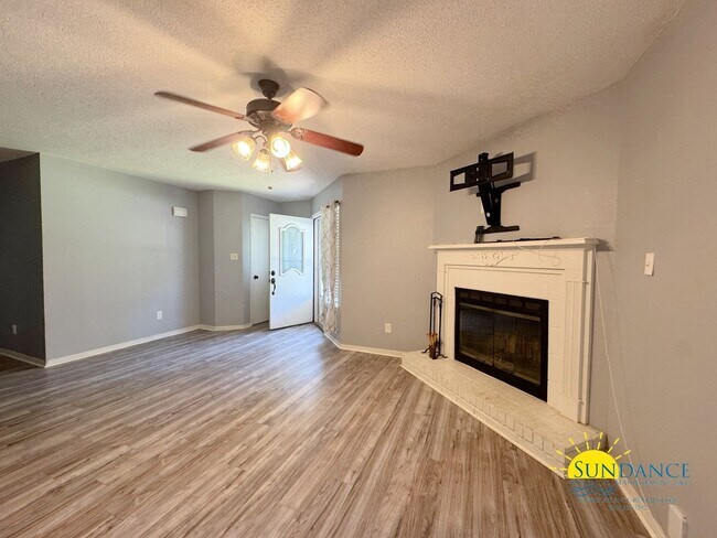 Building Photo - Charming 3 Bedroom Home in Fort Walton Beach!