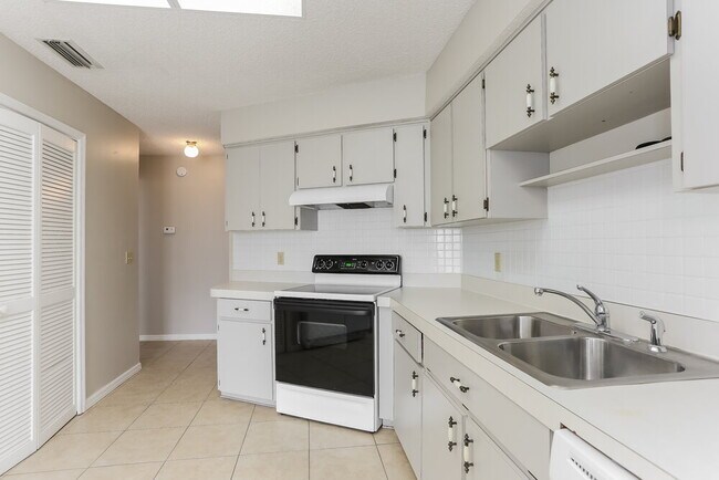Foto del edificio - 5201 Drury Ct