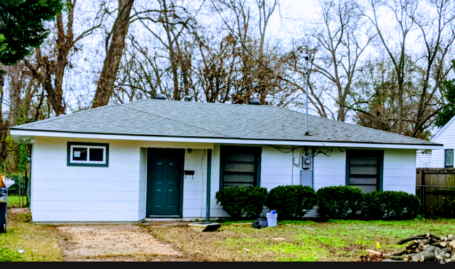 Building Photo - 1115 Boone St