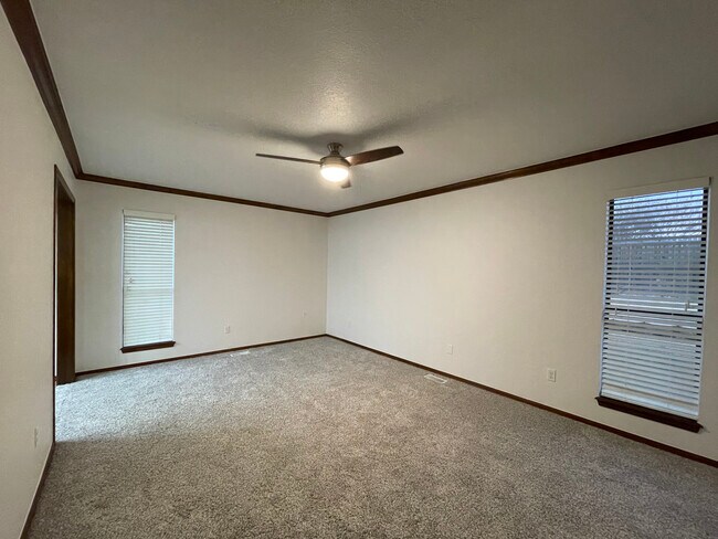 Foto del edificio - 1425 Pickford Ln