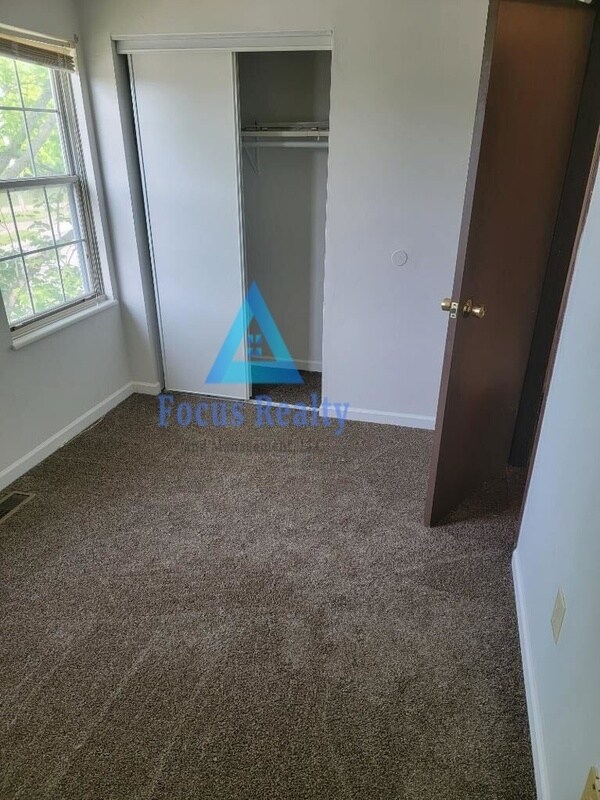 Foto del edificio - 1245 Green Valley Dr