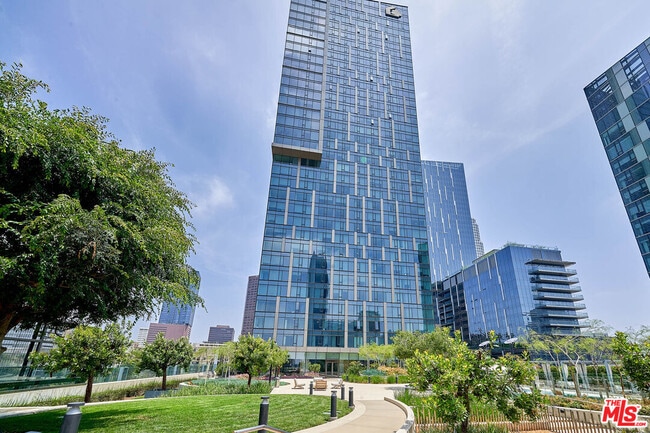 Building Photo - 889 Francisco St