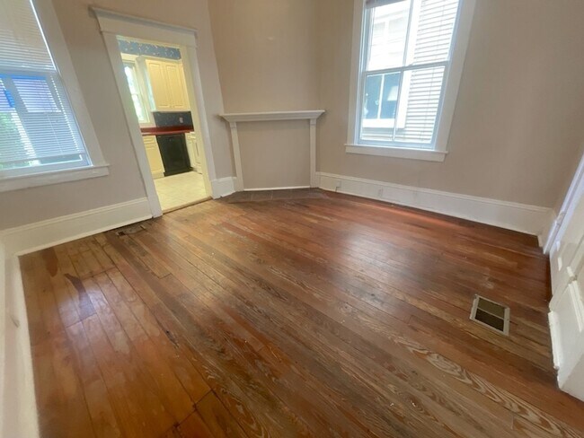 Building Photo - 2 BED | 1 BATH | STARLAND