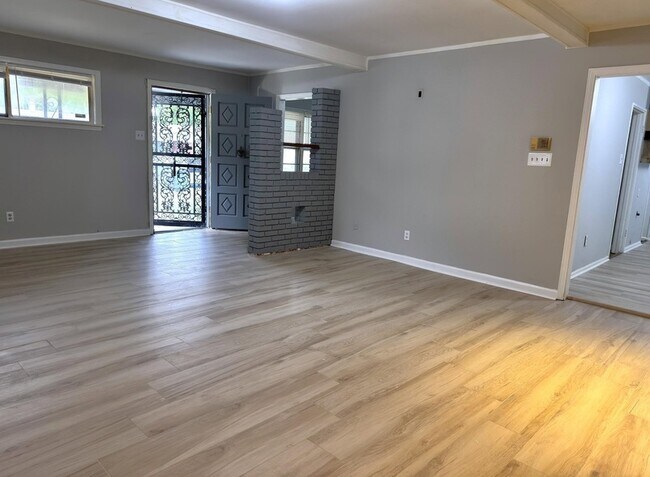 Building Photo - 4841 Marcel Ave