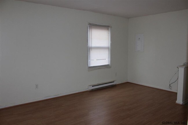 Foto del edificio - 237 Livingston Ave