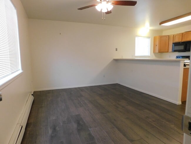 Building Photo - Cozy in Fruita