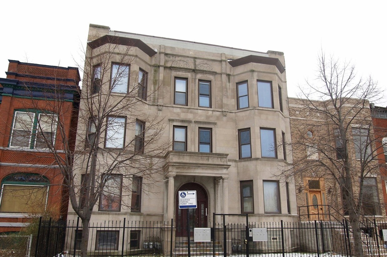 Primary Photo - 2329 W Monroe St