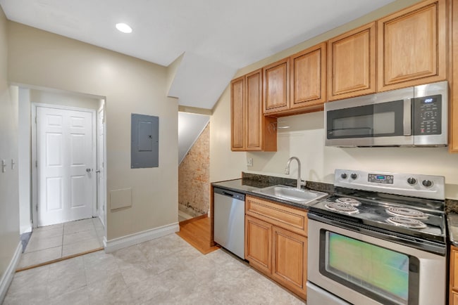 Foto del edificio - 1865 Newton St NW