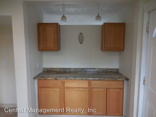 Building Photo - 2021 Riverside Dr
