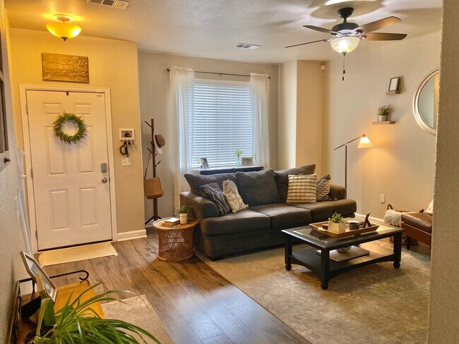 Foto del edificio - 12787 Ivy St