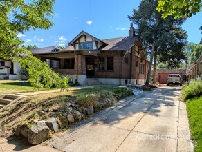 Building Photo - 2042 Dexter St