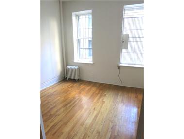 Building Photo - 254 Bleecker St