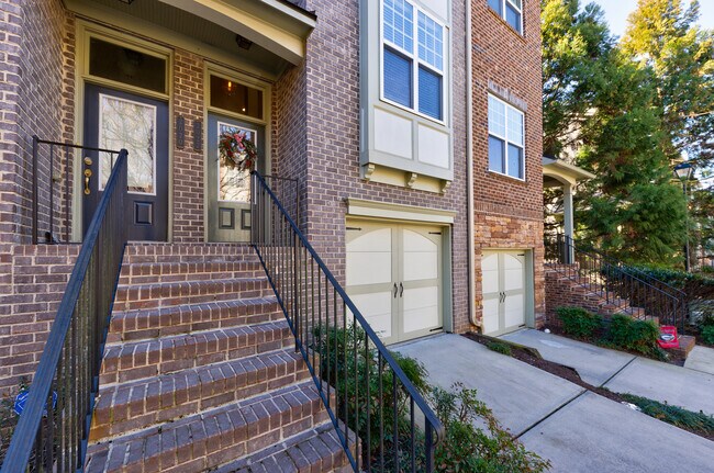 Foto del edificio - 2022 Cobblestone Cir NE