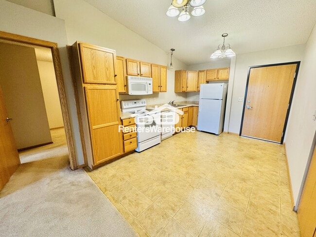 Building Photo - 1590 Parkwood Dr