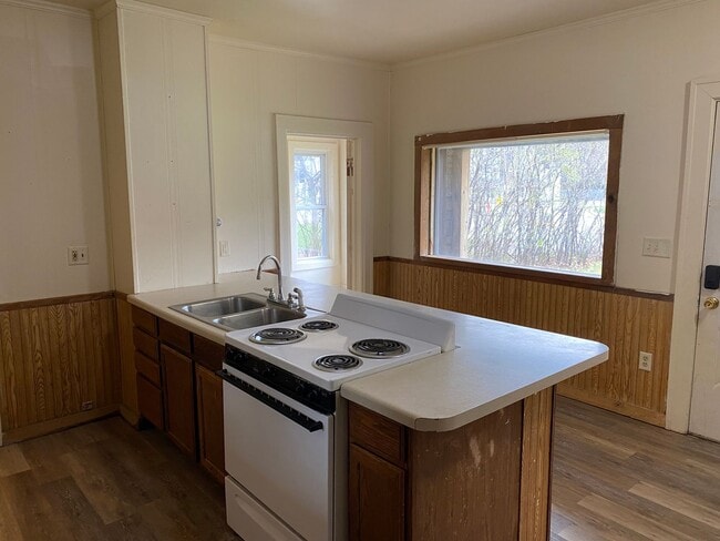 Building Photo - 1331 Grand Ave