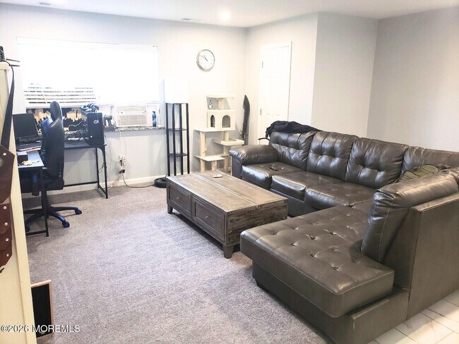 Foto del edificio - 45 Old Millstone Dr