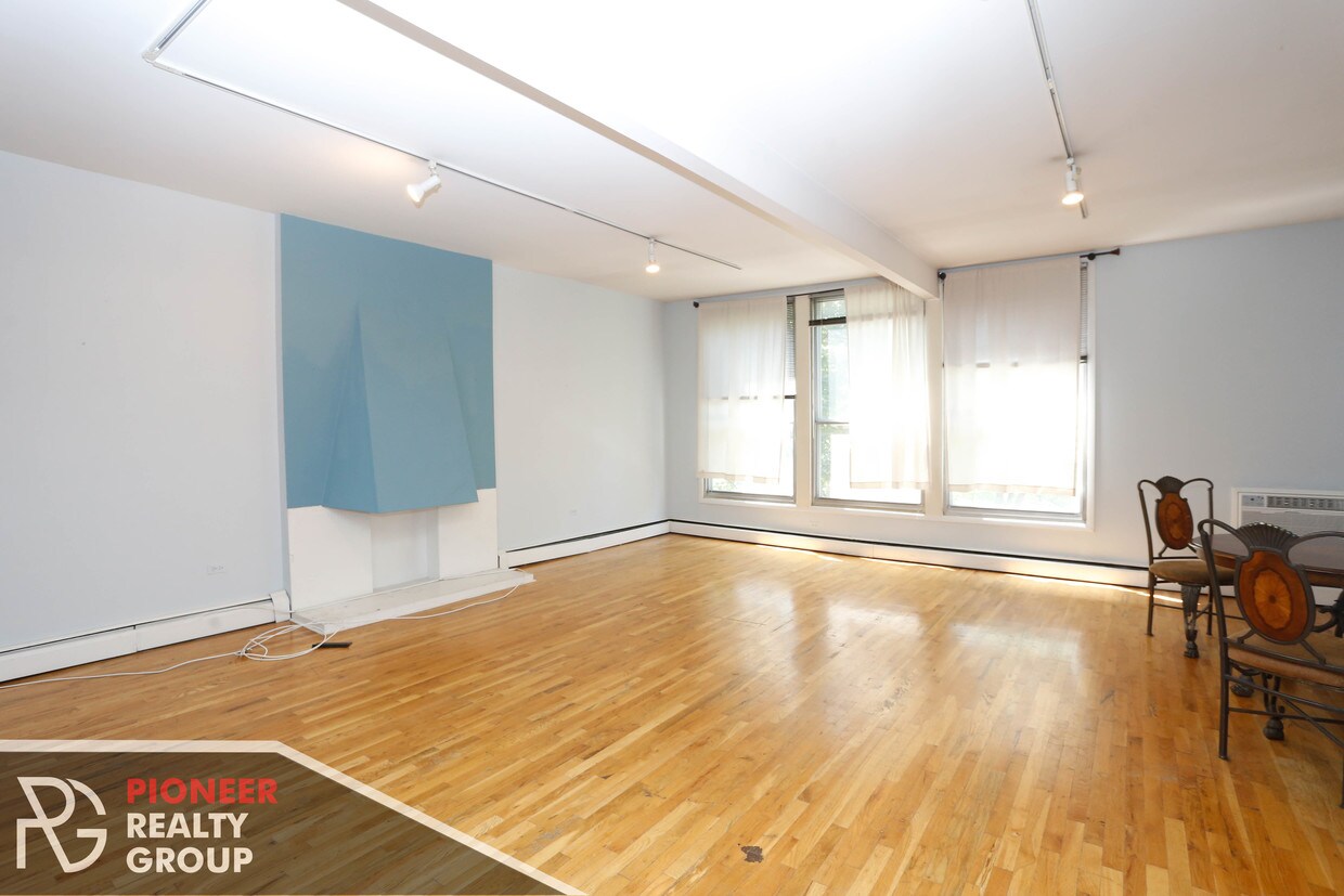 Foto principal - 1424 N Dearborn Pkwy