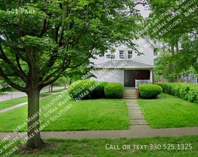 Building Photo - 497 Middlebury Rd