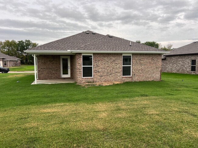 Foto del edificio - Beautiful 3 Bedroom Home In Webb City!
