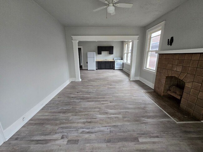 Foto del edificio - 579 Blair Ave