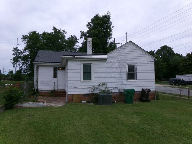 Building Photo - 1408 E M.L.K. Jr Dr