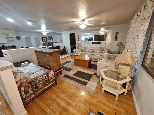 Building Photo - 4050 Yucatan Cir