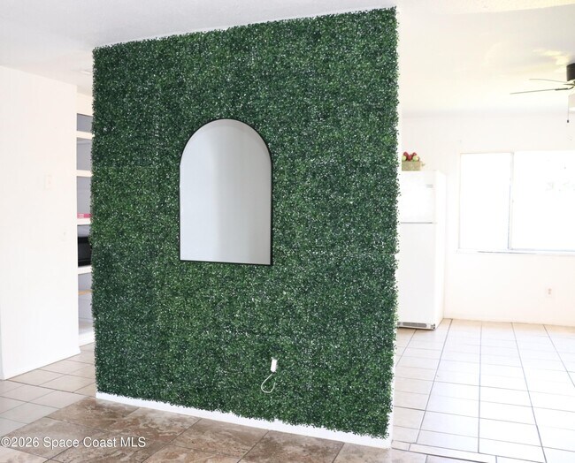 Building Photo - 1204 Linmoor Cir NE