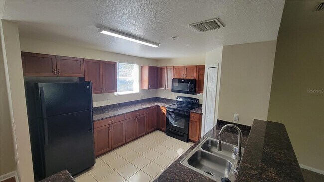 Foto del edificio - 6054 Gibson Ave
