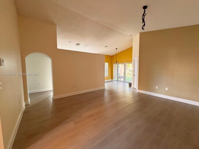 Foto del edificio - 15430 SW 143rd Terrace