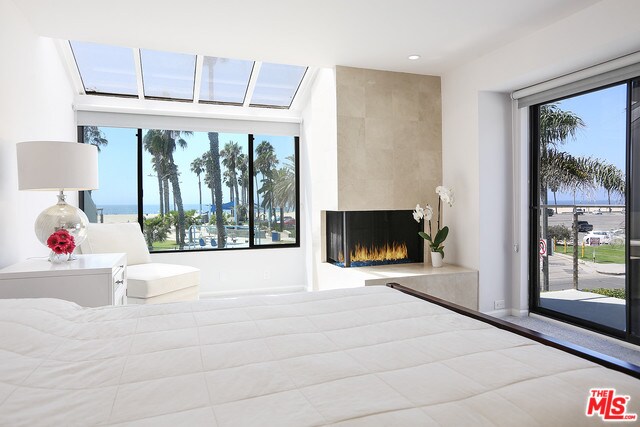 Building Photo - 2 Sea Colony Dr