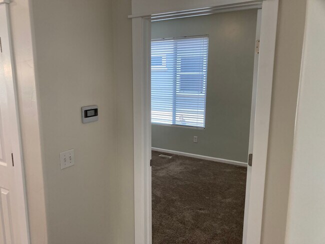 Foto del edificio - Beautiful Home in Highly Desired Daybreak Location!