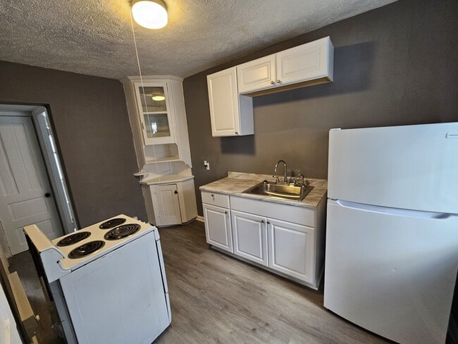 Foto del edificio - 2818 E 127th St