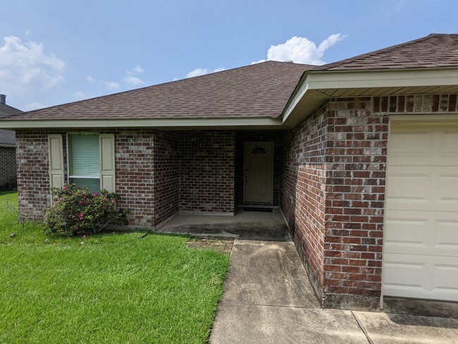 Entrance - 125 Azalea Dr