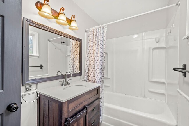 Foto del edificio - Stunning 3 bedroom home in South Park avai...