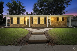 Building Photo - 834 Harding Ave