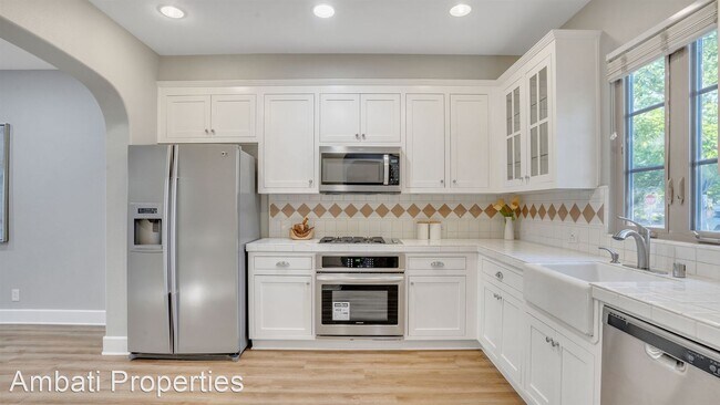 Building Photo - 3 br, 2 bath House - 1429 Dahlia Loop