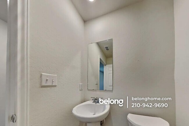 Foto del edificio - 13725 Crossbow Rdg