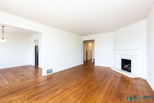 Foto del edificio - Outer Sunset: Top Floor w/ Shared Yard & Laundry on N Judah Line