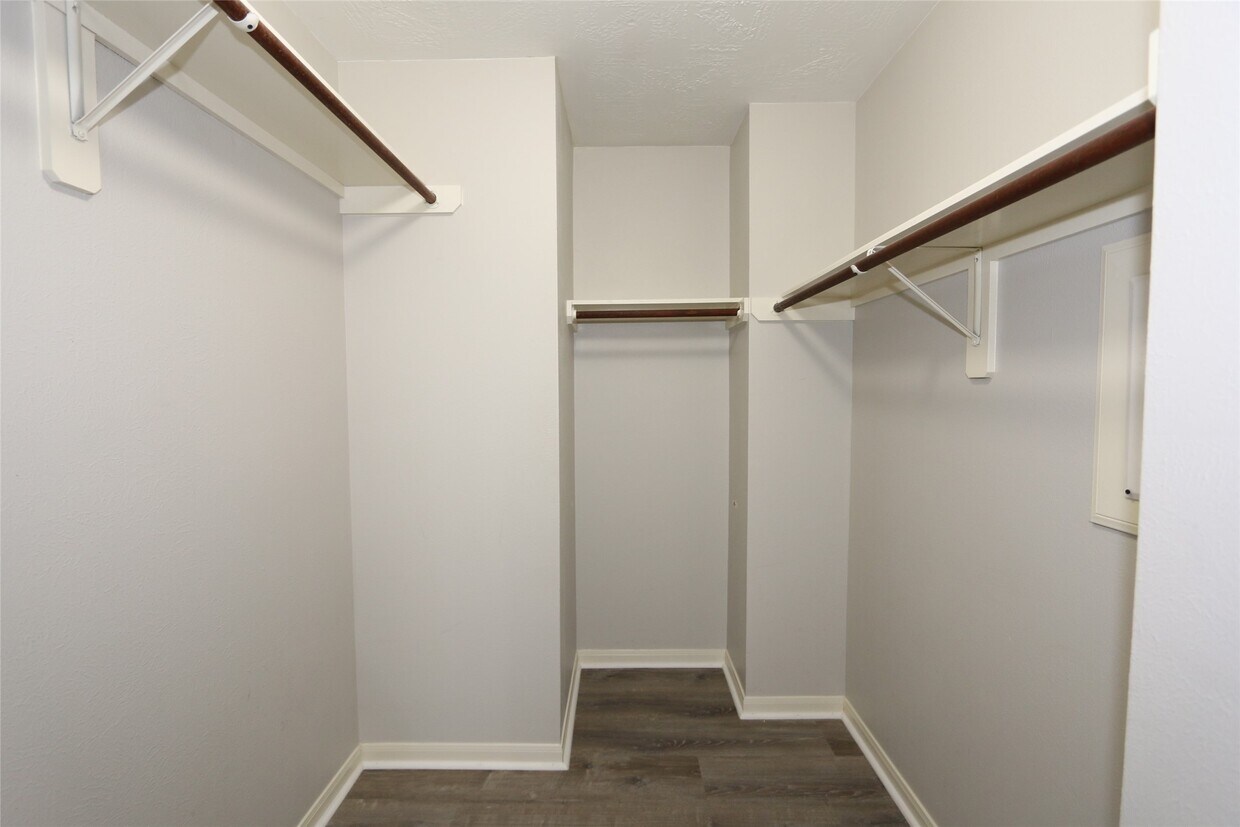 Foto del edificio - 13518 Sherman Oaks Dr