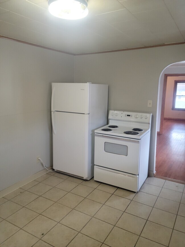 Building Photo - 928 Clearview St
